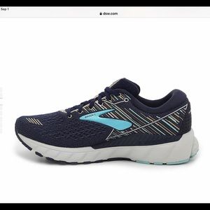 Women’s size 8.5 wide Brooks Adrenaline 19